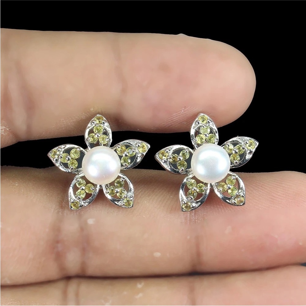 Elegant natural Yellow Sapphire & Pearl Earrings in 925 Sterling Silver!!